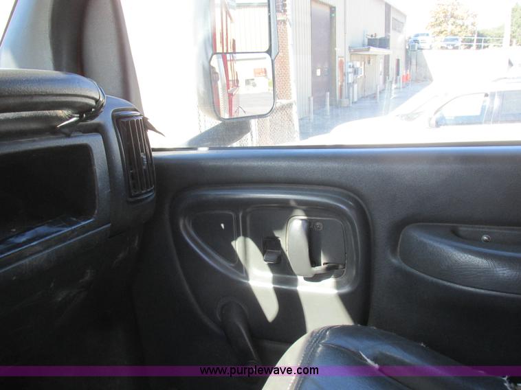 image for item K2213 2005 GMC C8500 digger derrick truck