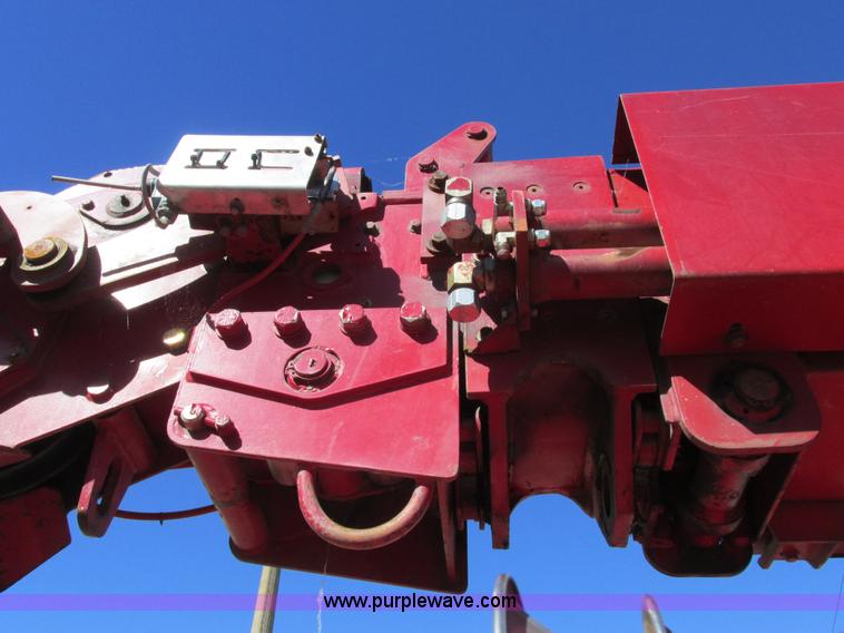 image for item K2213 2005 GMC C8500 digger derrick truck