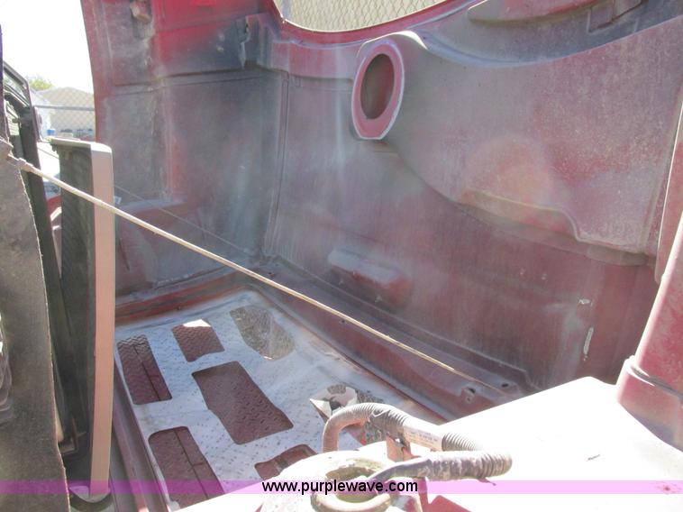 image for item K2213 2005 GMC C8500 digger derrick truck