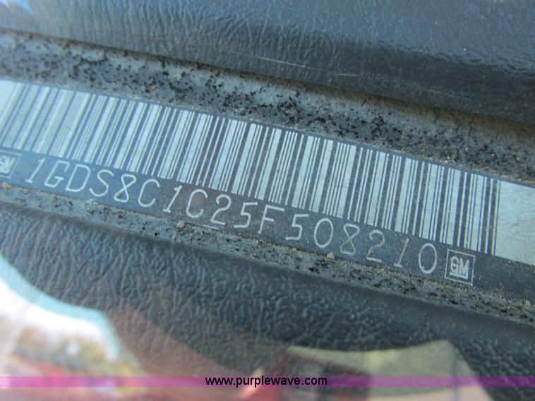 image for item K2213 2005 GMC C8500 digger derrick truck