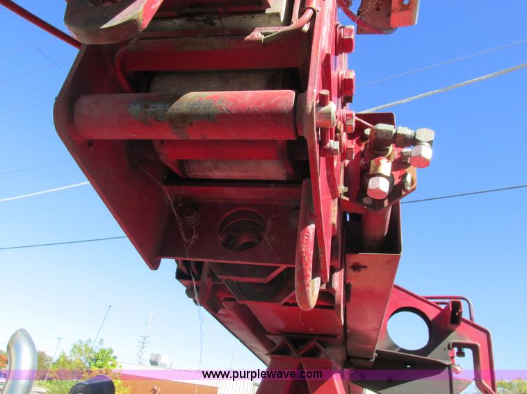 image for item K2213 2005 GMC C8500 digger derrick truck