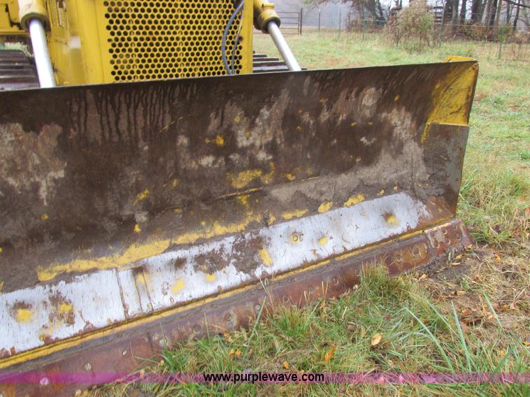 image for item K2227 Caterpillar D6D dozer