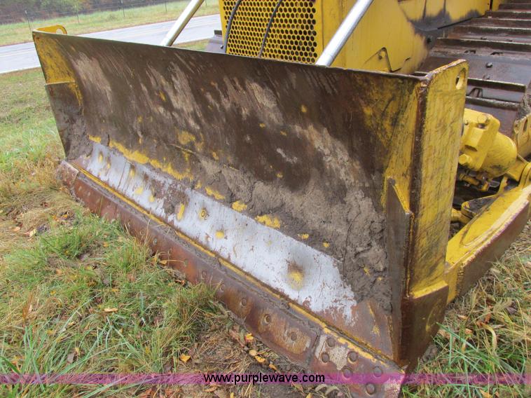 image for item K2227 Caterpillar D6D dozer
