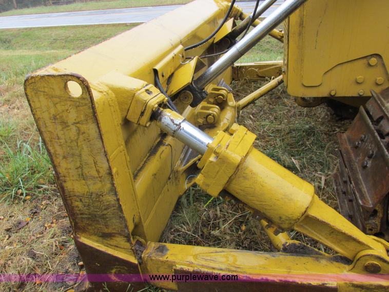 image for item K2227 Caterpillar D6D dozer