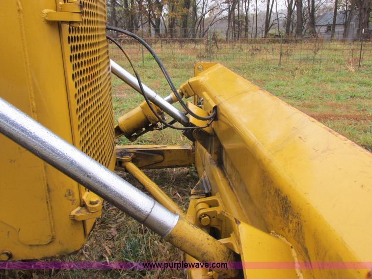 image for item K2227 Caterpillar D6D dozer