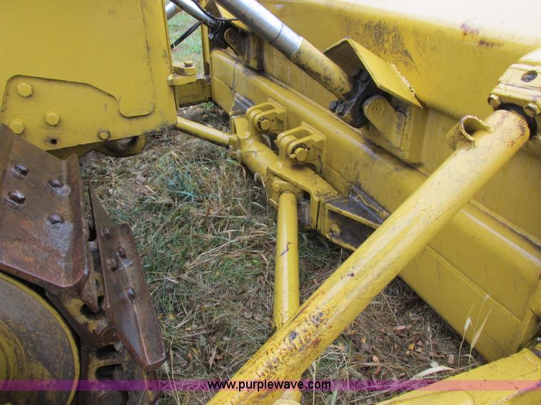 image for item K2227 Caterpillar D6D dozer