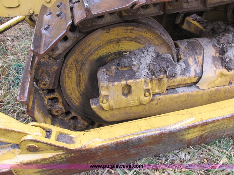 image for item K2227 Caterpillar D6D dozer