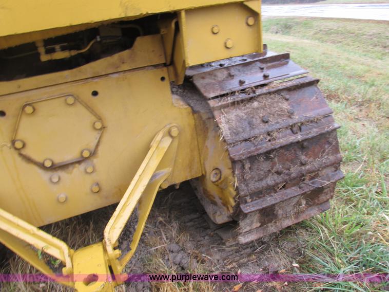 image for item K2227 Caterpillar D6D dozer