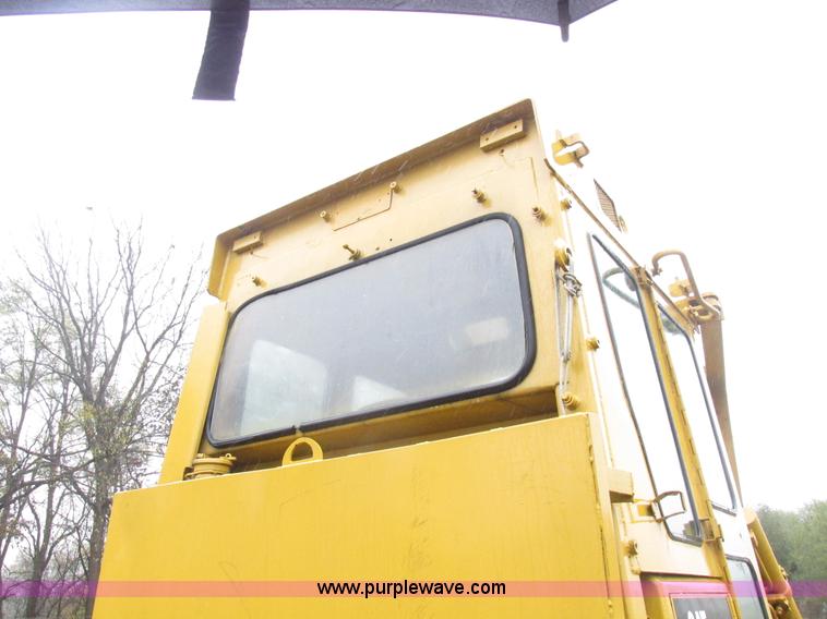 image for item K2227 Caterpillar D6D dozer