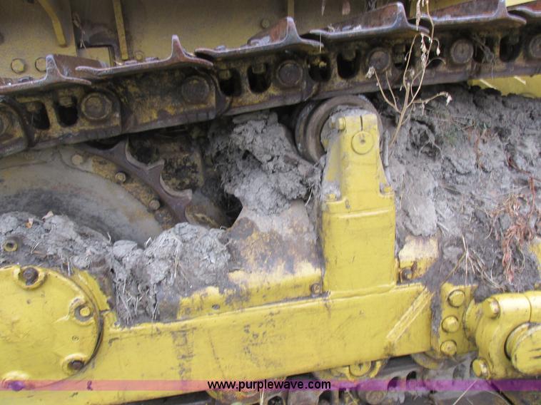 image for item K2227 Caterpillar D6D dozer