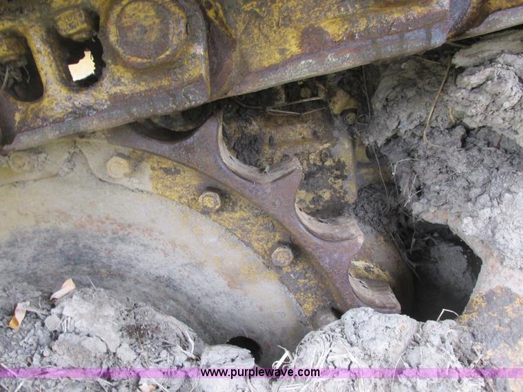 image for item K2227 Caterpillar D6D dozer