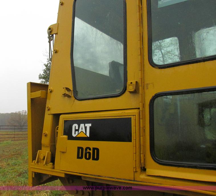 image for item K2227 Caterpillar D6D dozer