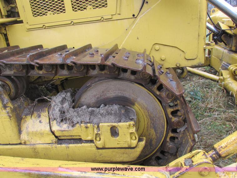 image for item K2227 Caterpillar D6D dozer