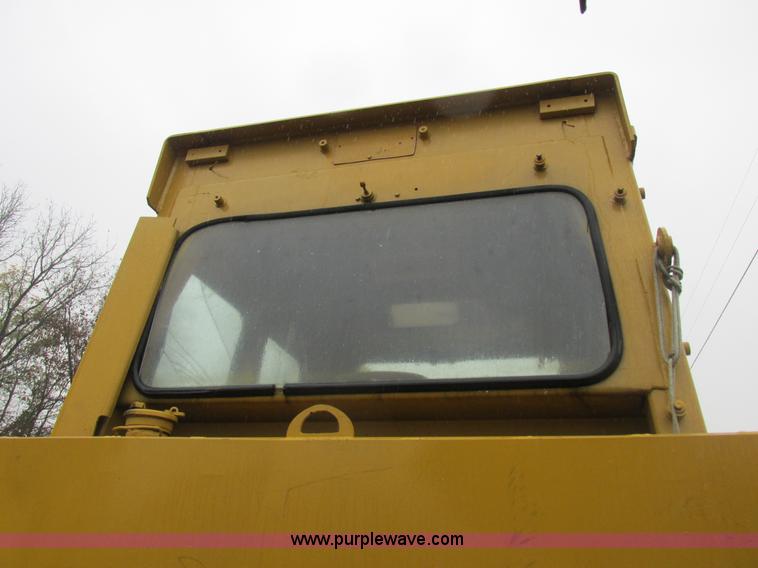 image for item K2227 Caterpillar D6D dozer