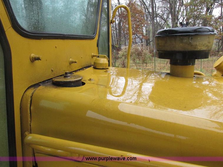 image for item K2227 Caterpillar D6D dozer