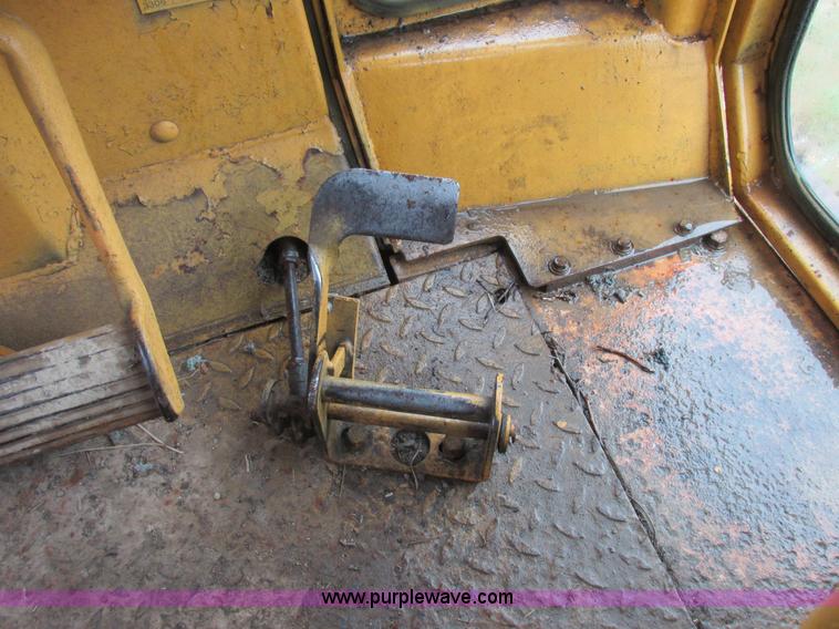 image for item K2227 Caterpillar D6D dozer