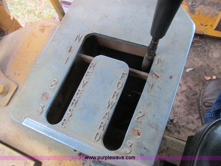 image for item K2227 Caterpillar D6D dozer