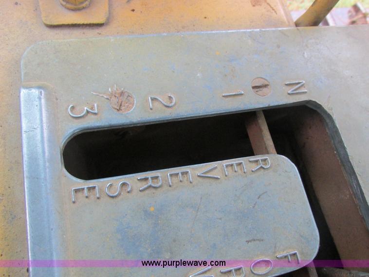 image for item K2227 Caterpillar D6D dozer