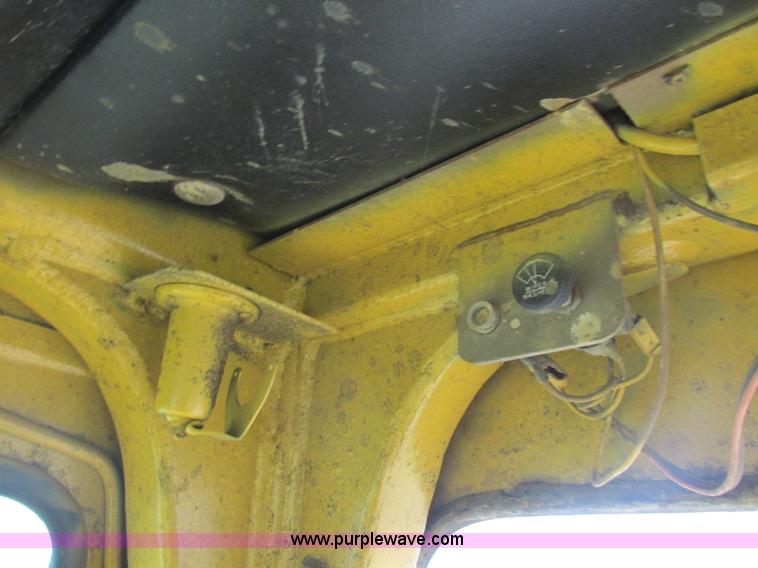 image for item K2227 Caterpillar D6D dozer