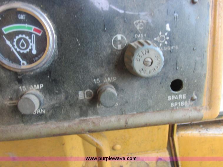 image for item K2227 Caterpillar D6D dozer