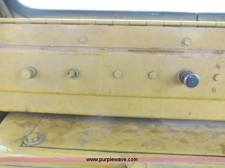 image for item K2227 Caterpillar D6D dozer