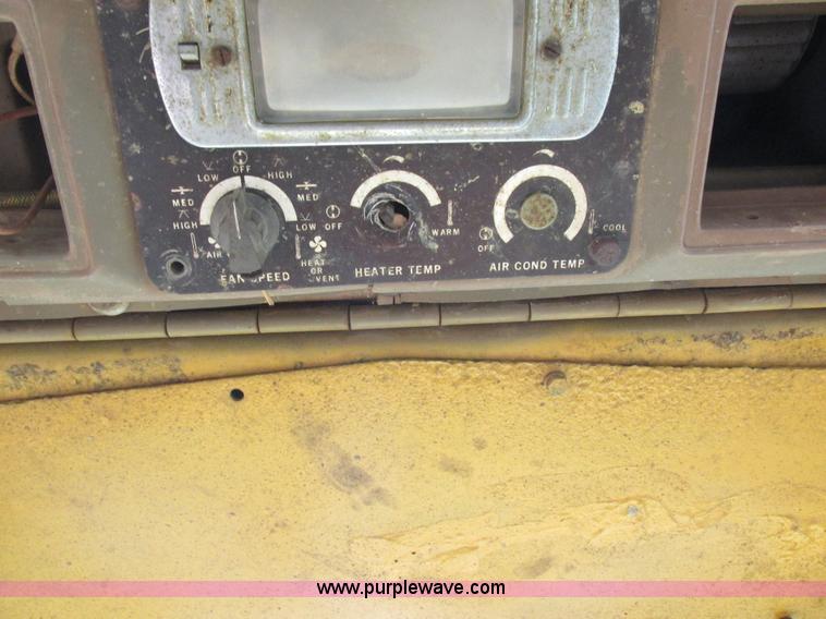 image for item K2227 Caterpillar D6D dozer