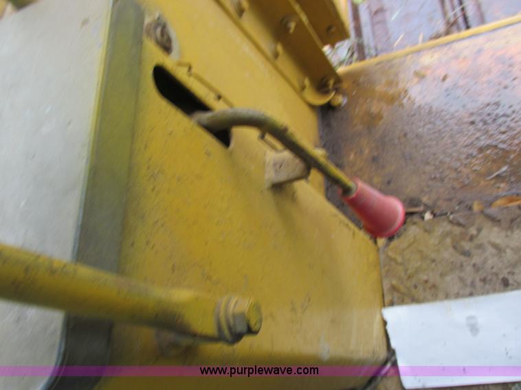 image for item K2227 Caterpillar D6D dozer