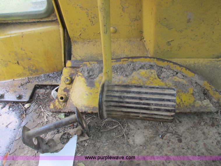 image for item K2227 Caterpillar D6D dozer