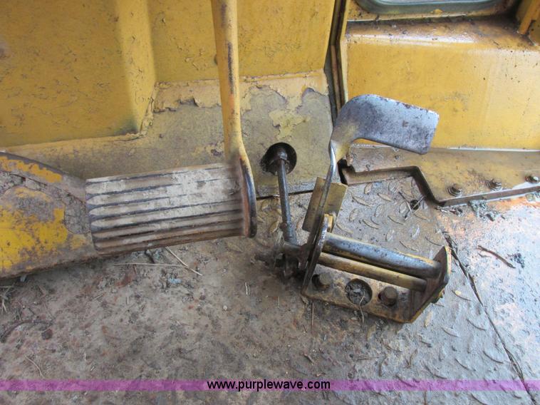 image for item K2227 Caterpillar D6D dozer