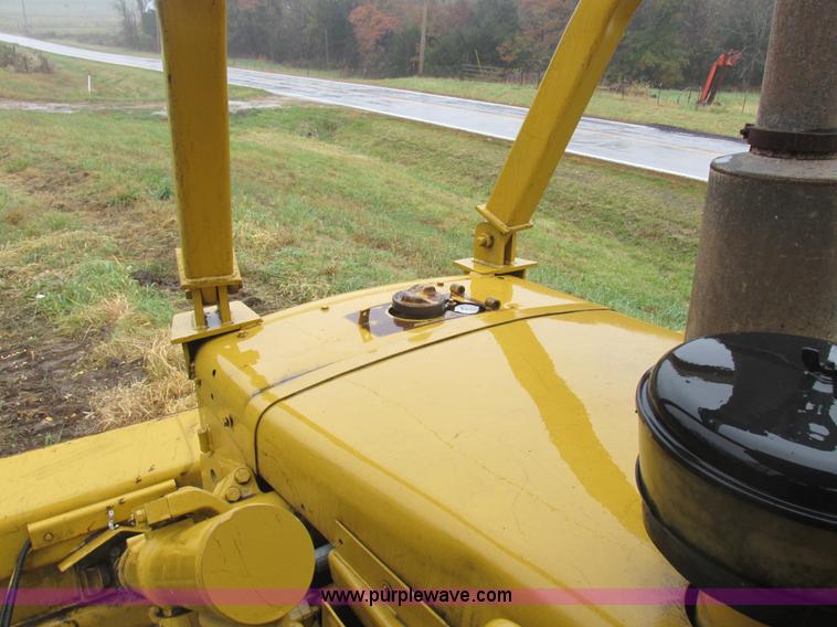 image for item K2227 Caterpillar D6D dozer