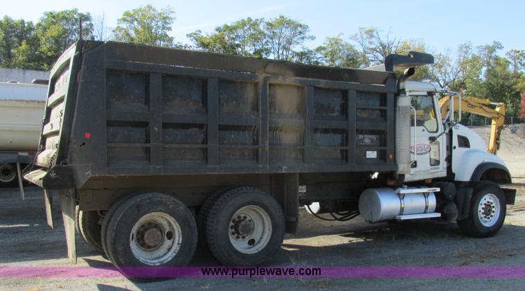 image for item K5191 2005 Mack CV713 dump truck