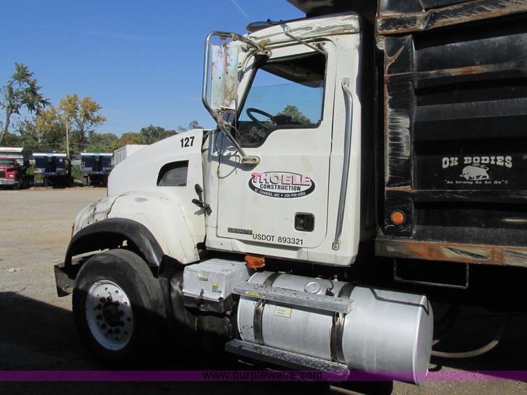 image for item K5191 2005 Mack CV713 dump truck