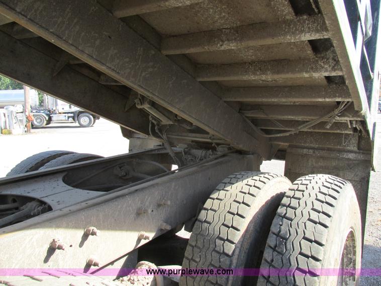 image for item K5191 2005 Mack CV713 dump truck