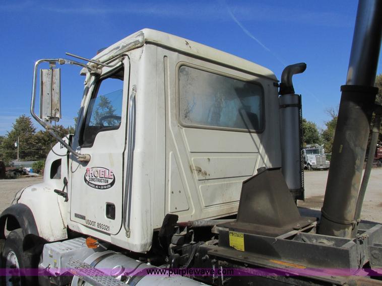 image for item K5191 2005 Mack CV713 dump truck