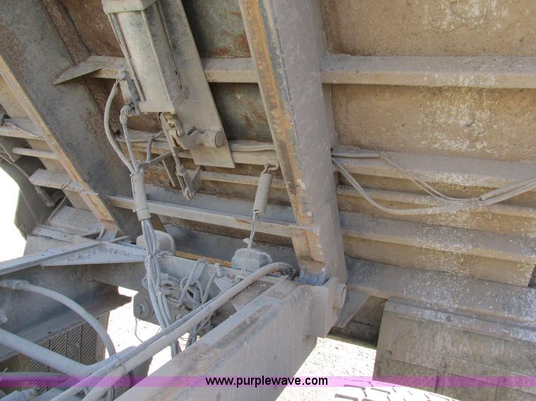 image for item K5191 2005 Mack CV713 dump truck