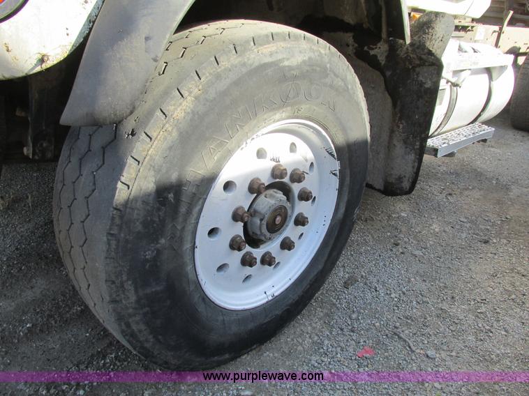 image for item K5191 2005 Mack CV713 dump truck