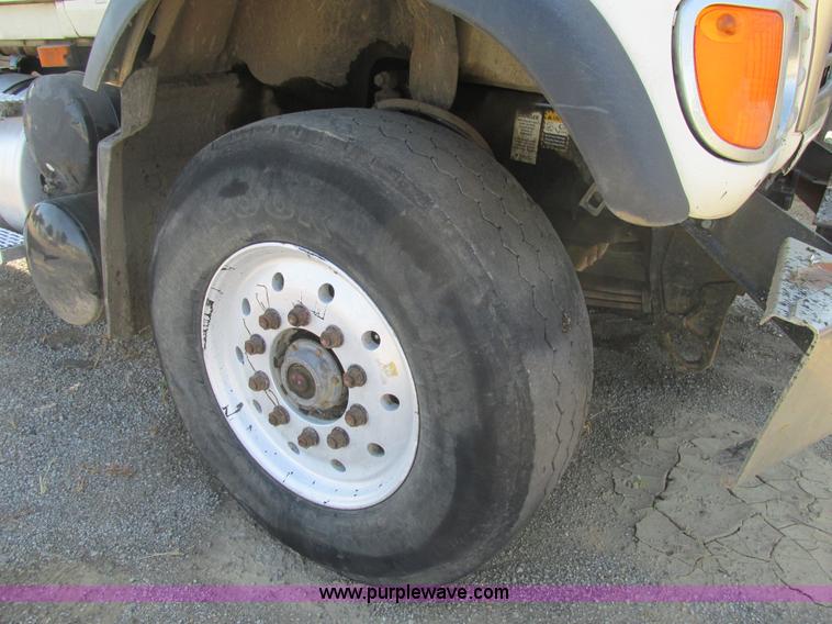 image for item K5191 2005 Mack CV713 dump truck