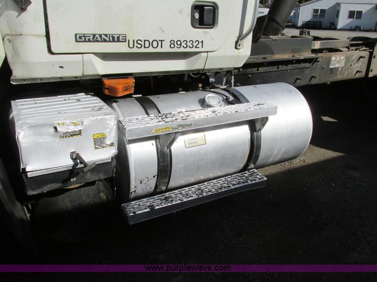 image for item K5191 2005 Mack CV713 dump truck