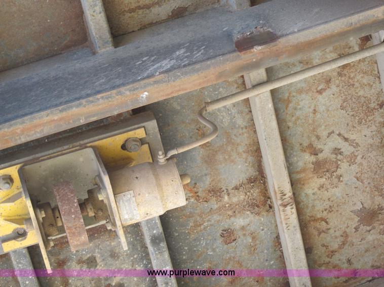 image for item K5191 2005 Mack CV713 dump truck