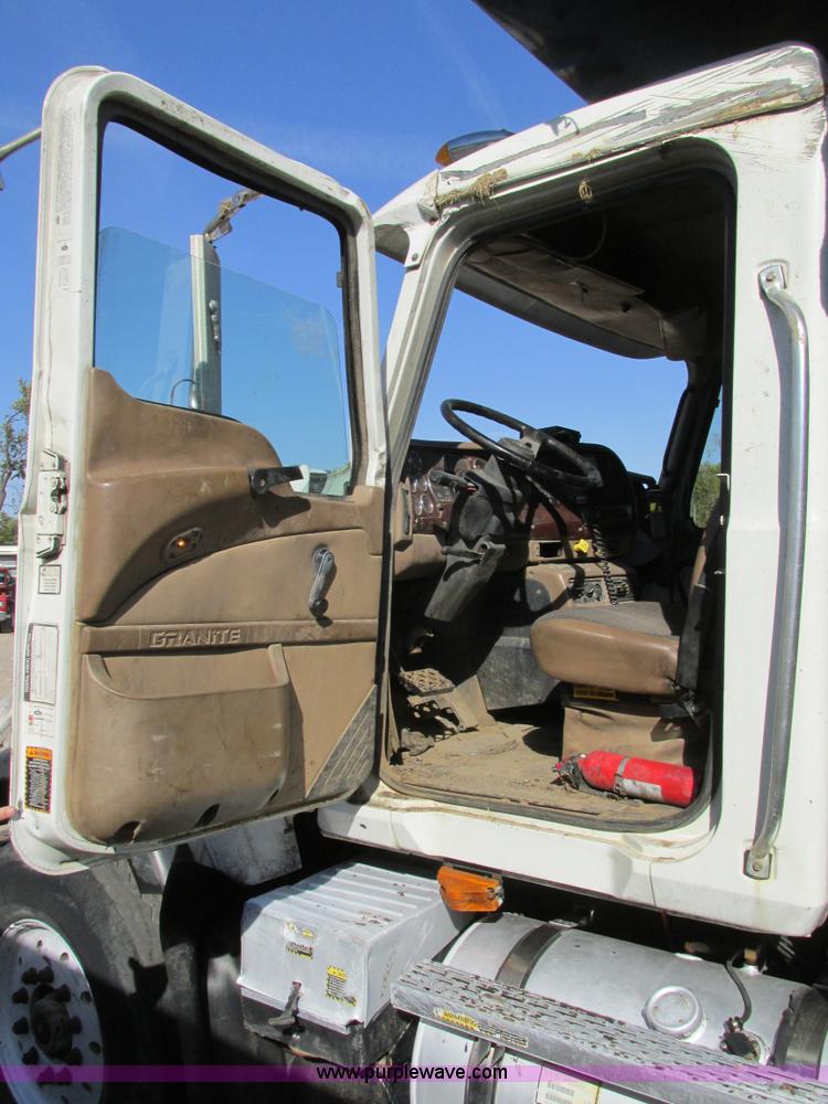 image for item K5191 2005 Mack CV713 dump truck