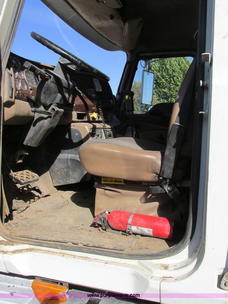 image for item K5191 2005 Mack CV713 dump truck