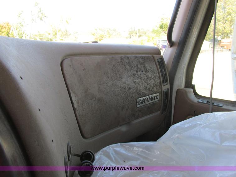 image for item K5191 2005 Mack CV713 dump truck