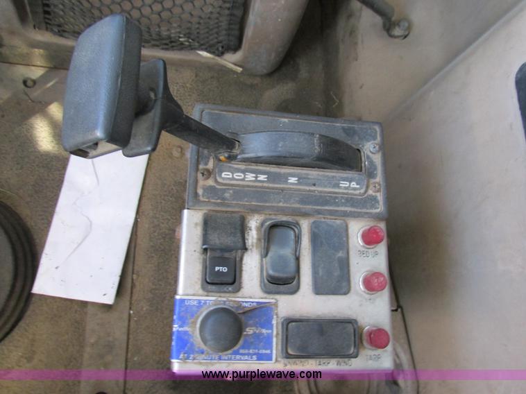 image for item K5191 2005 Mack CV713 dump truck