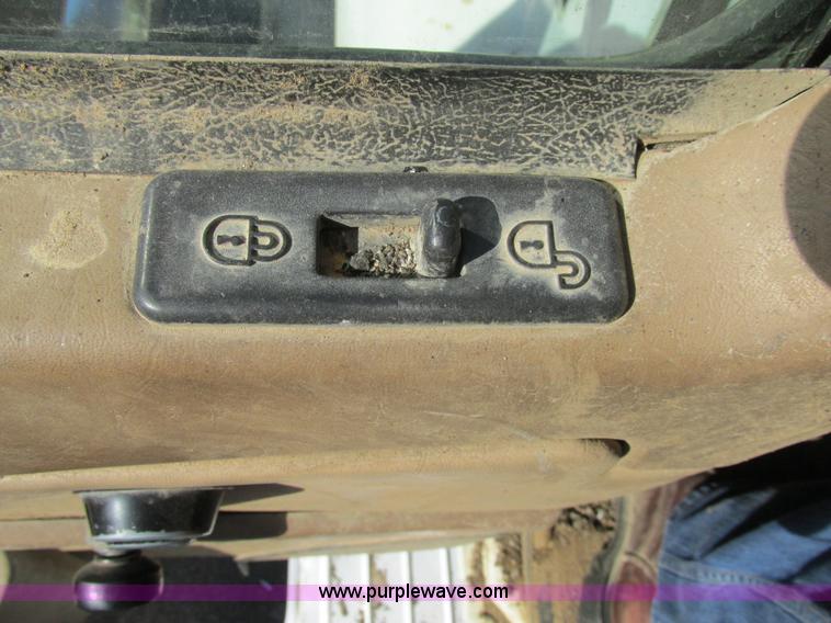 image for item K5191 2005 Mack CV713 dump truck