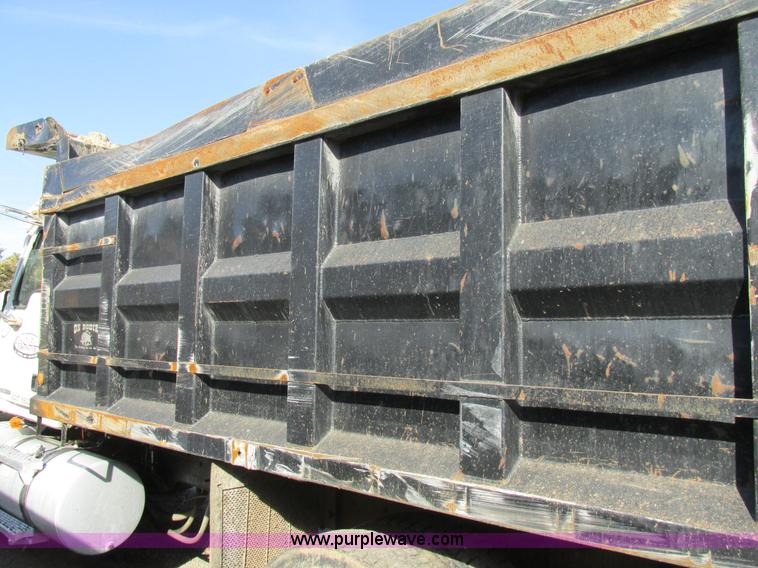 image for item K5191 2005 Mack CV713 dump truck
