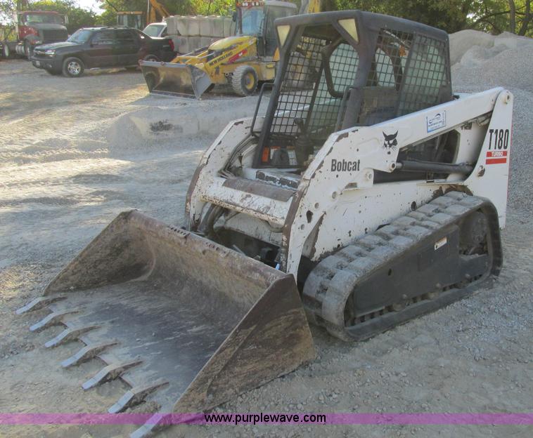 image for item K5195 2005 Bobcat T180 skid steer