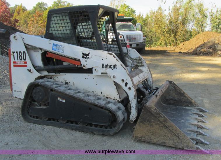 image for item K5195 2005 Bobcat T180 skid steer