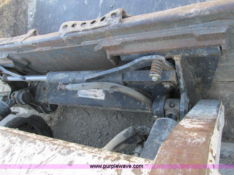 image for item K5195 2005 Bobcat T180 skid steer