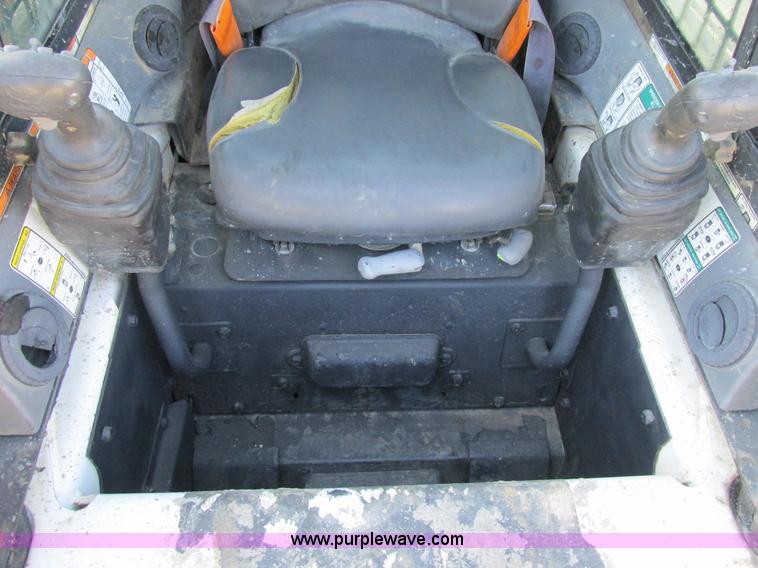 image for item K5195 2005 Bobcat T180 skid steer