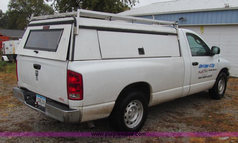 image for item K6397 2005 Dodge Ram 1500 pickup truck